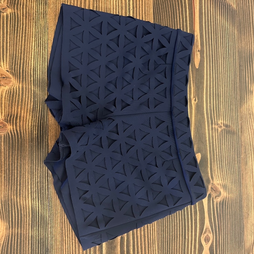 Lilly Pulitzer Triangle Shorts - Size 2